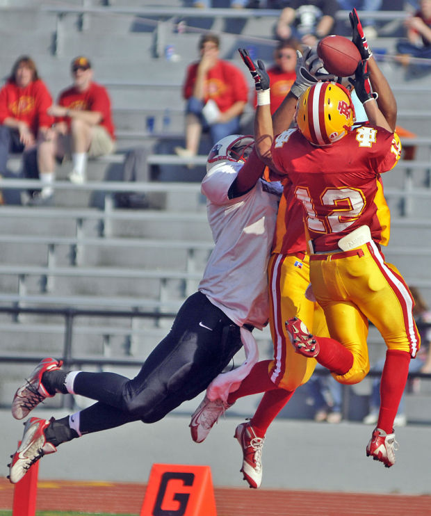 Class 6A: Oswego (8-2) at Rock Island (10-0)